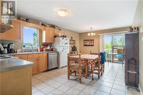 142-144 Lonsdale Dr, Moncton, NB - Indoor Photo Showing Kitchen