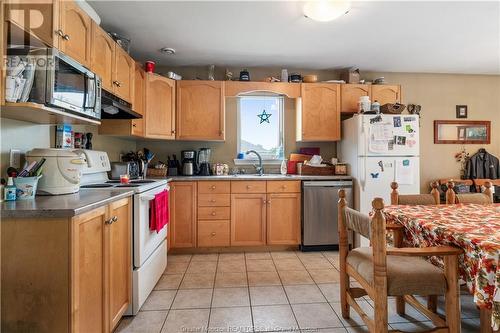 142-144 Lonsdale Dr, Moncton, NB - Indoor Photo Showing Kitchen