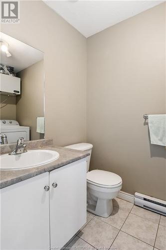 142-144 Lonsdale Dr, Moncton, NB - Indoor Photo Showing Bathroom