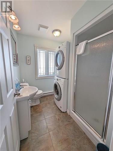 66 Cote Bleu Drive, Bathurst, NB - Indoor Photo Showing Laundry Room