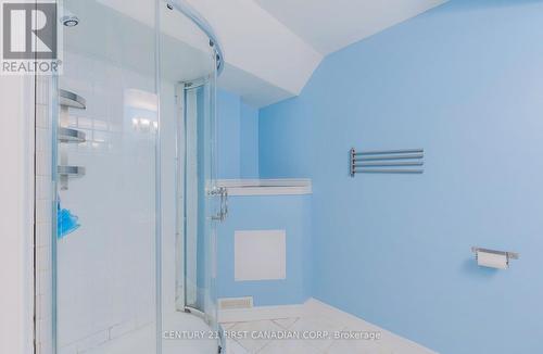 880 Blacksmith Street, London, ON - Indoor Photo Showing Bathroom
