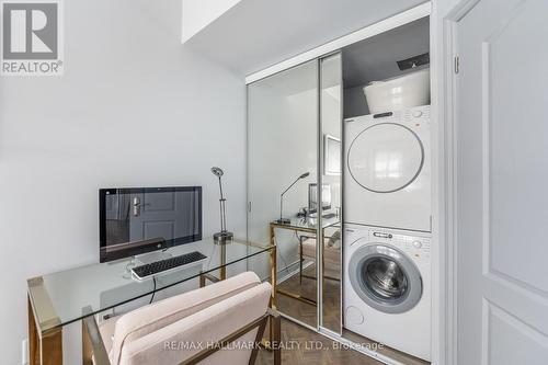 604 - 800 Spadina Road, Toronto, ON - Indoor Photo Showing Laundry Room
