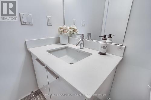 3610 - 10 Park Lawn Road, Toronto, ON - Indoor Photo Showing Bathroom
