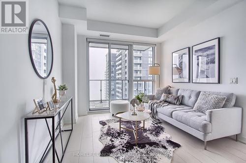 3610 - 10 Park Lawn Road, Toronto, ON - Indoor Photo Showing Living Room