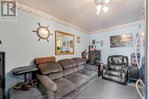 1594 Westminster Boulevard, Windsor, ON - Indoor Photo Showing Living Room