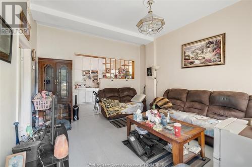 1594 Westminster Boulevard, Windsor, ON - Indoor Photo Showing Living Room