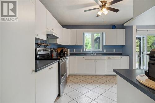 76 Pointe Du Chene, Shediac, NB - Indoor Photo Showing Kitchen