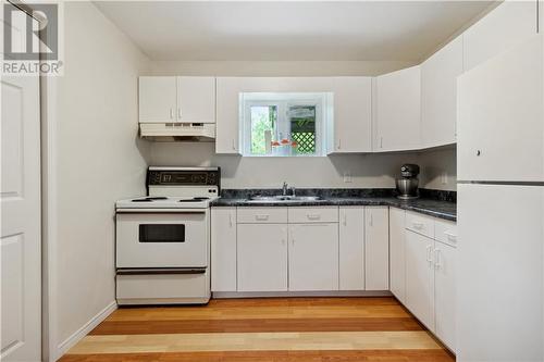 76 Pointe Du Chene, Shediac, NB - Indoor Photo Showing Kitchen With Double Sink