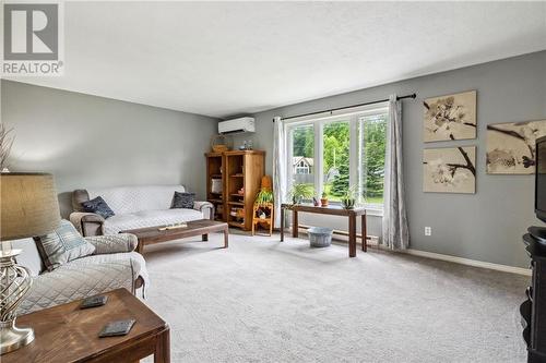 76 Pointe Du Chene, Shediac, NB - Indoor Photo Showing Living Room