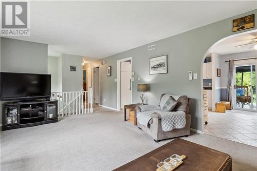 76 Pointe Du Chene, Shediac, NB - Indoor Photo Showing Living Room