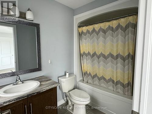 94 Mccabe Avenue, Welland, ON - Indoor Photo Showing Bathroom