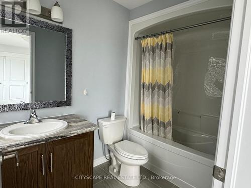 94 Mccabe Avenue, Welland, ON - Indoor Photo Showing Bathroom