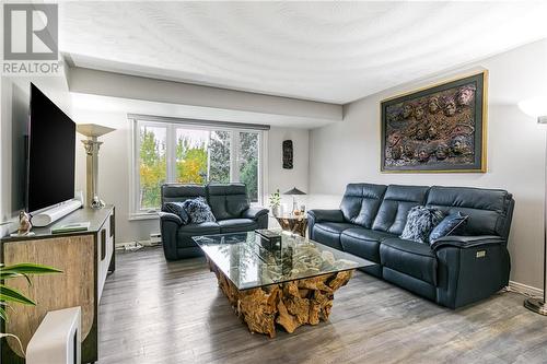 2360 Greenwood Street, Sudbury, ON - Indoor Photo Showing Living Room