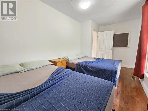 27 Hemlock Road, Oliphant, ON - Indoor Photo Showing Bedroom