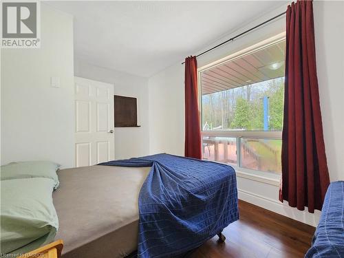 27 Hemlock Road, Oliphant, ON - Indoor Photo Showing Bedroom