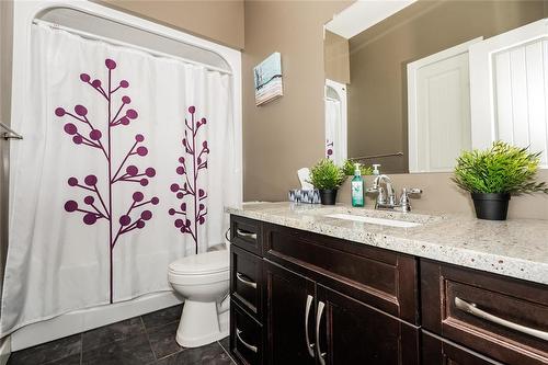 50 Claremont Drive, Niverville, MB - Indoor Photo Showing Bathroom