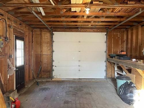 13 Drake Street, Marathon, ON - Indoor Photo Showing Garage