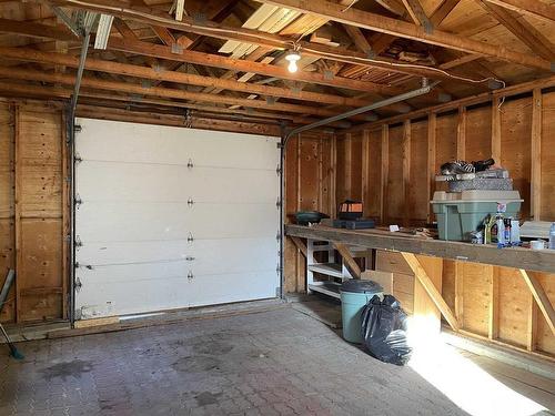 13 Drake Street, Marathon, ON - Indoor Photo Showing Garage