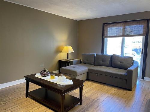 13 Drake Street, Marathon, ON - Indoor Photo Showing Living Room