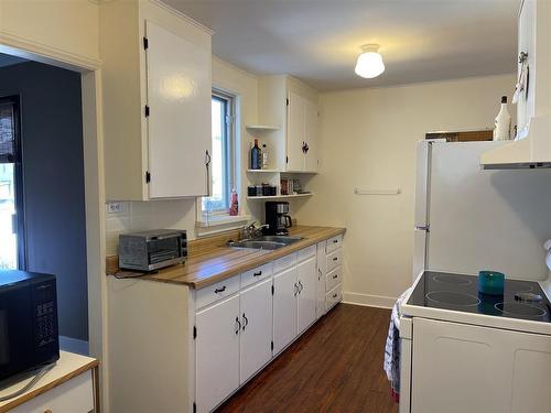 13 Drake Street, Marathon, ON - Indoor Photo Showing Laundry Room