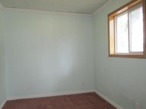 919 Victoria Avenue N, Fort Frances, ON - Indoor Photo Showing Other Room