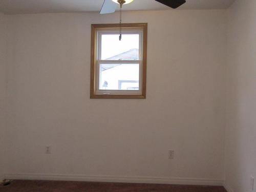 919 Victoria Avenue N, Fort Frances, ON - Indoor Photo Showing Other Room