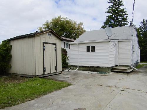 919 Victoria Avenue N, Fort Frances, ON - Outdoor With Exterior