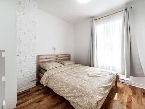 Chambre Ã Â coucher - 3-2313 Rue Ontario E., Montréal (Ville-Marie), QC - Indoor Photo Showing Bedroom
