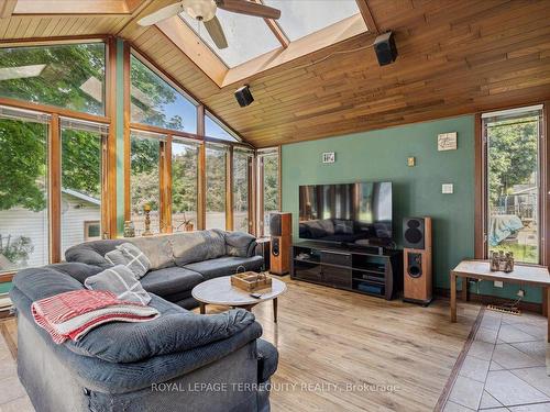 72 Hiley Ave, Ajax, ON - Indoor Photo Showing Living Room