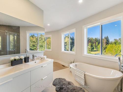 21375 Brock Rd, Georgina, ON - Indoor Photo Showing Bathroom