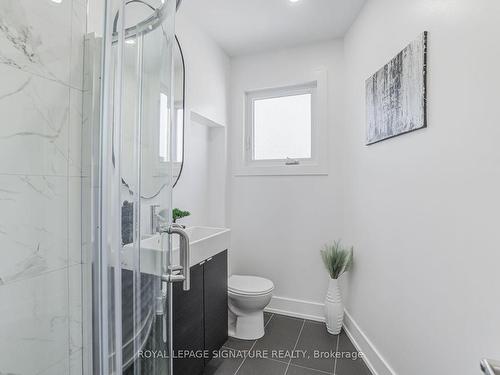 21375 Brock Rd, Georgina, ON - Indoor Photo Showing Bathroom