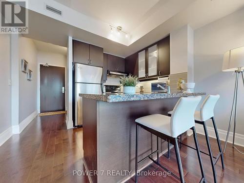 424 - 39 Upper Duke Crescent, Markham, ON - Indoor Photo Showing Kitchen