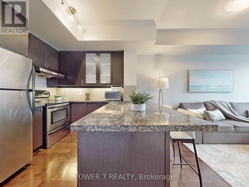 424 - 39 Upper Duke Crescent, Markham, ON - Indoor Photo Showing Kitchen With Stainless Steel Kitchen With Upgraded Kitchen