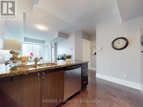 424 - 39 Upper Duke Crescent, Markham, ON - Indoor Photo Showing Kitchen With Double Sink