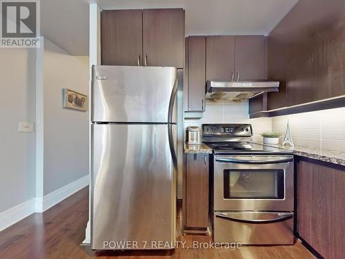 424 - 39 Upper Duke Crescent, Markham, ON - Indoor Photo Showing Kitchen With Stainless Steel Kitchen