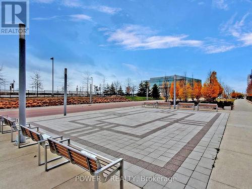 424 - 39 Upper Duke Crescent, Markham, ON - Outdoor