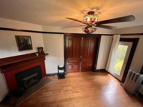 95 High Street, Nelson, BC - Indoor With Fireplace