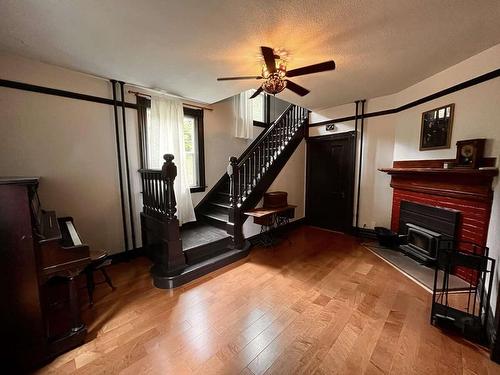 95 High Street, Nelson, BC - Indoor With Fireplace