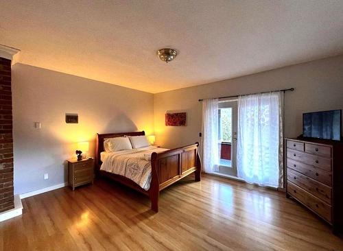 95 High Street, Nelson, BC - Indoor Photo Showing Bedroom