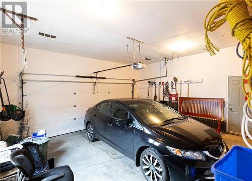 48 Canterbury Crescent, North Bay, ON - Indoor Photo Showing Garage