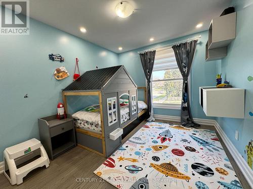 2545 Windjammer Road, Mississauga, ON - Indoor Photo Showing Bedroom
