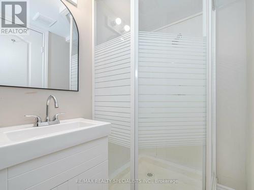 118 Native Landing Crescent S, Brampton, ON - Indoor Photo Showing Bathroom