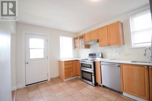 61 East 14Th Street, Hamilton, ON - Indoor Photo Showing Kitchen