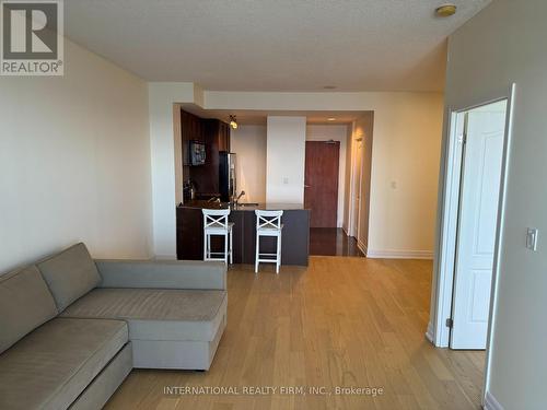 504 - 699 Aberdeen Boulevard, Midland, ON - Indoor Photo Showing Living Room