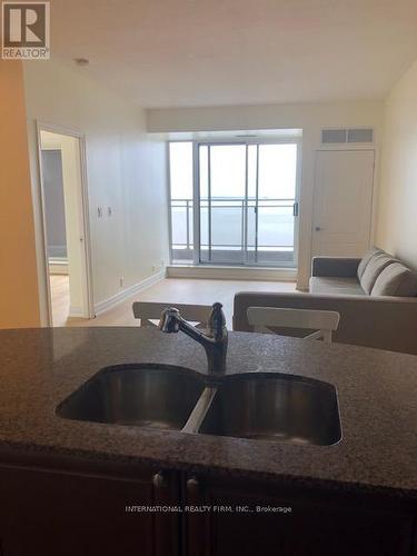 504 - 699 Aberdeen Boulevard, Midland, ON - Indoor Photo Showing Kitchen With Double Sink