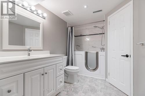 3224 Wentworth Street, Burlington, ON - Indoor Photo Showing Bathroom