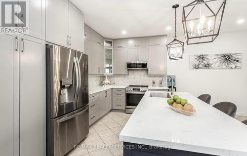 38 Impulse Circle S, Brampton, ON - Indoor Photo Showing Kitchen With Stainless Steel Kitchen With Upgraded Kitchen