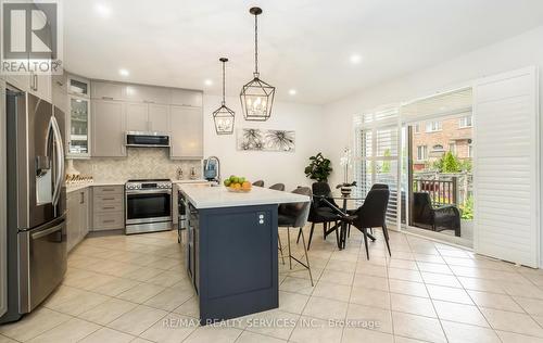 38 Impulse Circle S, Brampton (Credit Valley), ON - Indoor Photo Showing Kitchen With Stainless Steel Kitchen With Upgraded Kitchen