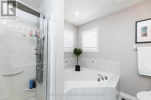 71 Atwood Avenue W, Halton Hills, ON - Indoor Photo Showing Bathroom