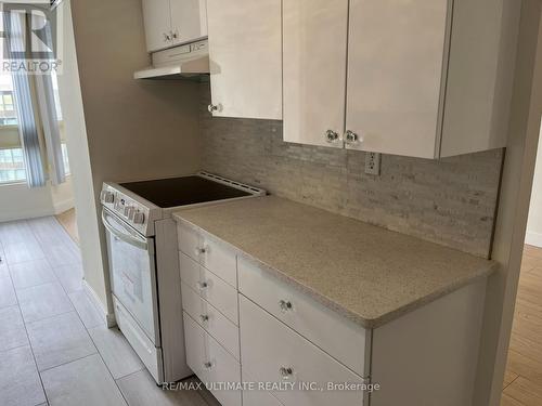 1410 - 3233 Eglinton Avenue E, Toronto, ON - Indoor Photo Showing Kitchen